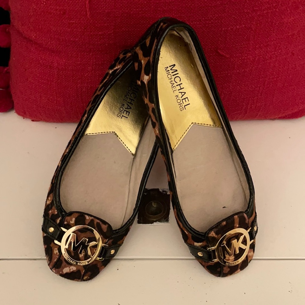 Beautiful slightly worn almost new MK flats